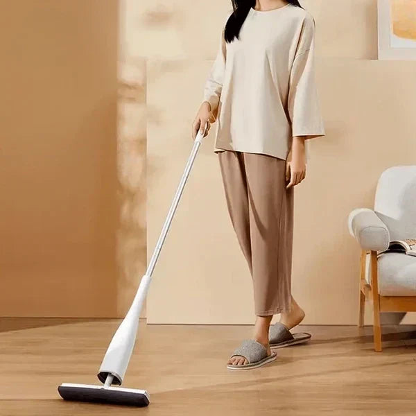 Super Absorbent Self-Wringing Mop